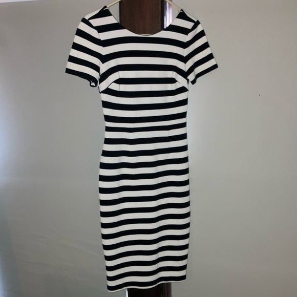 Boden Dress 👗 - Picture 3 of 7